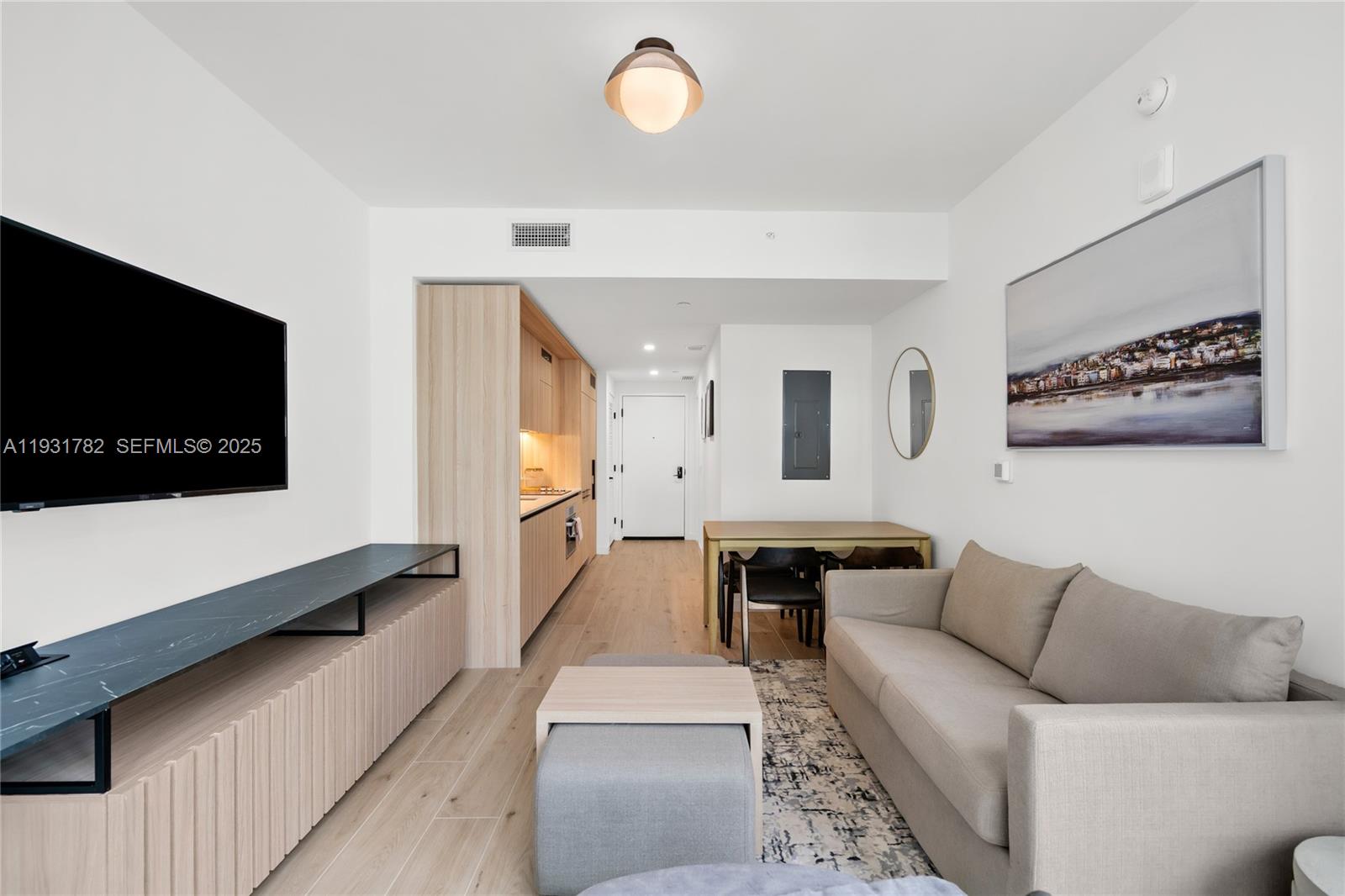 225 N Miami Ave #1012 Miami, FL 33132