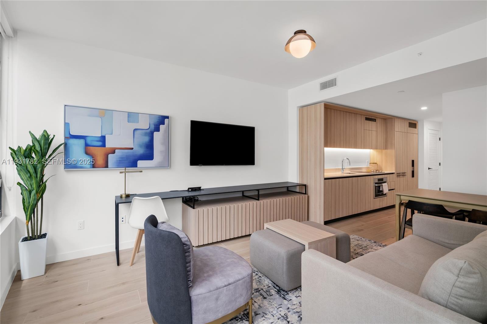 225 N Miami Ave #1012 Miami, FL 33132