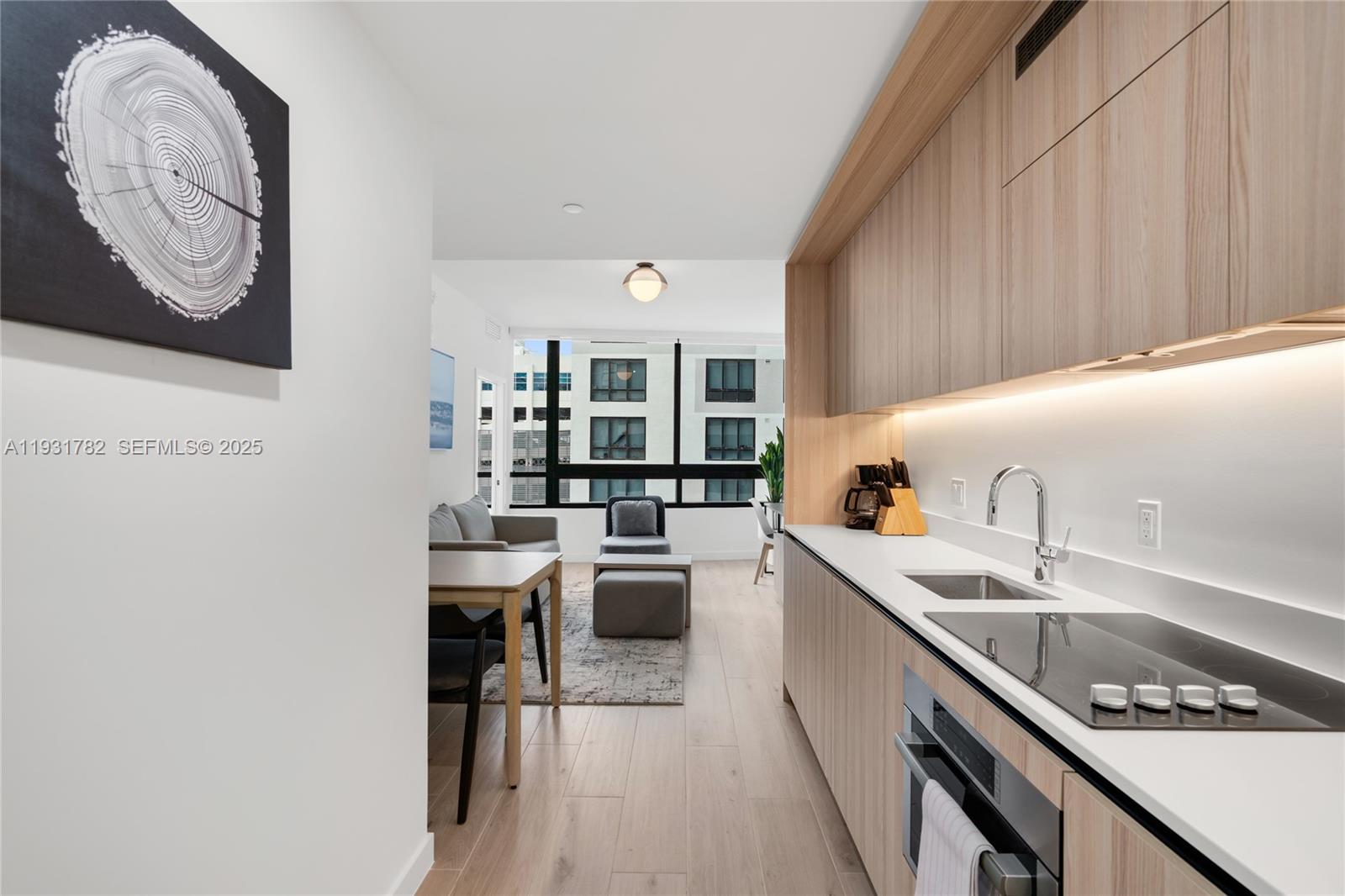 225 N Miami Ave #1012 Miami, FL 33132