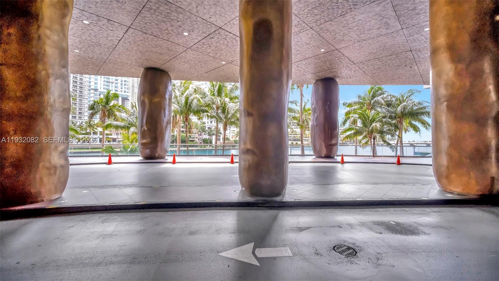 495 Brickell Ave #2201 Miami, FL 33131