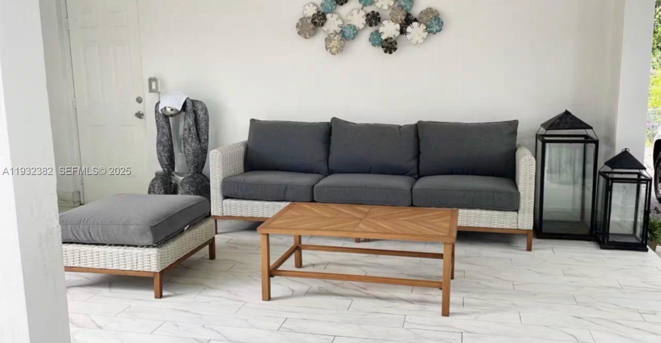 111 NW 39th Ave Miami, FL 33126