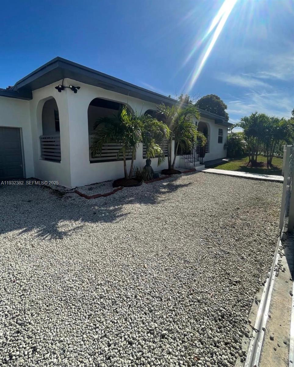 111 NW 39th Ave Miami, FL 33126