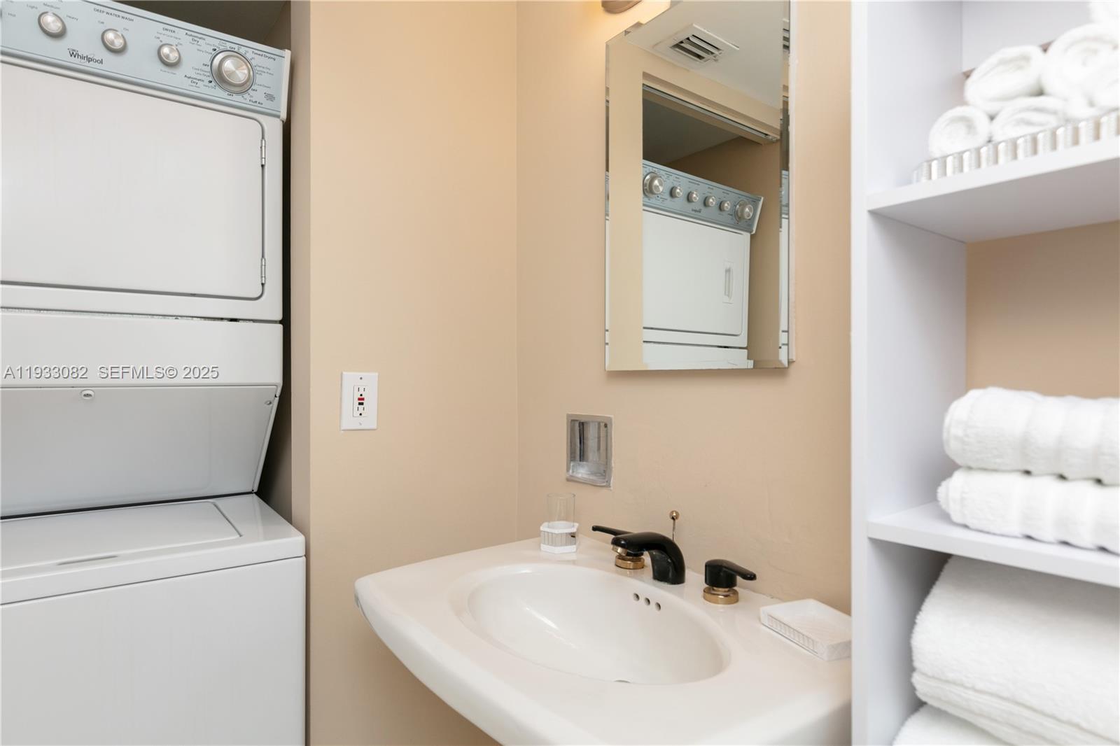 3500 Mystic Pointe Dr #2603 Aventura, FL 33180