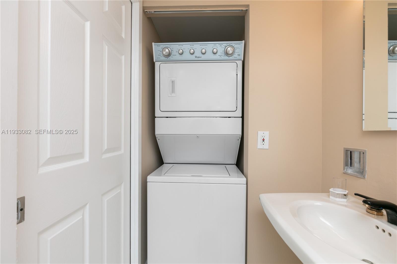 3500 Mystic Pointe Dr #2603 Aventura, FL 33180