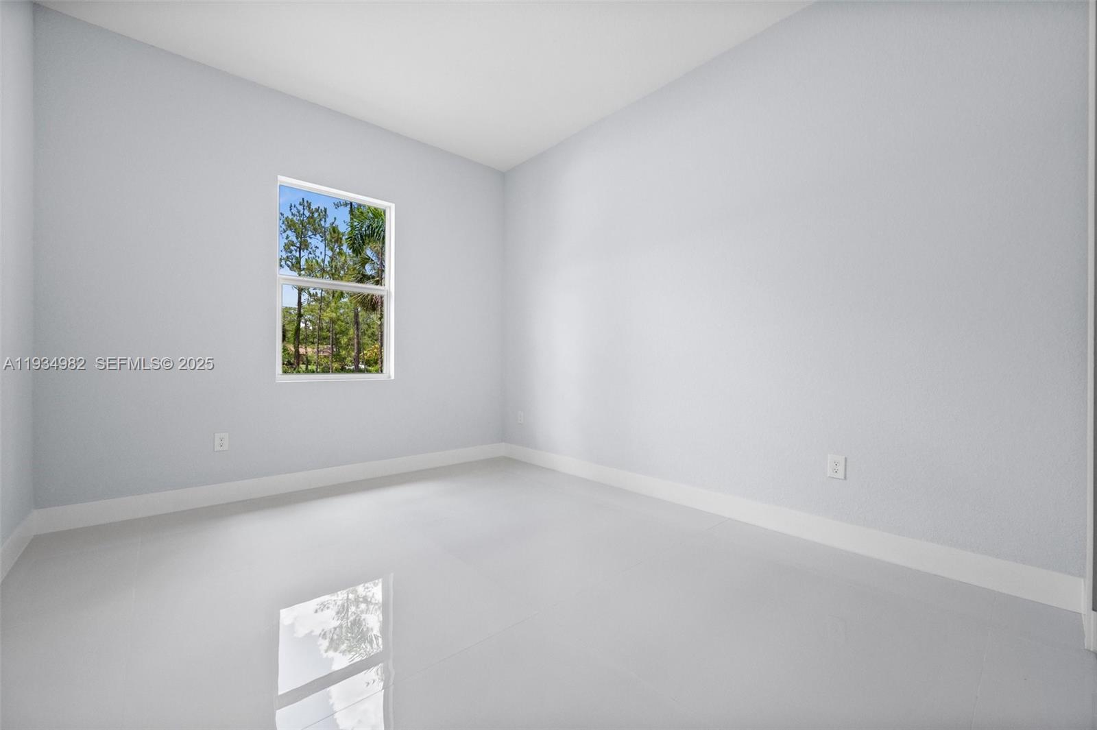 3390 27th Ave Ne Naples, FL 34120