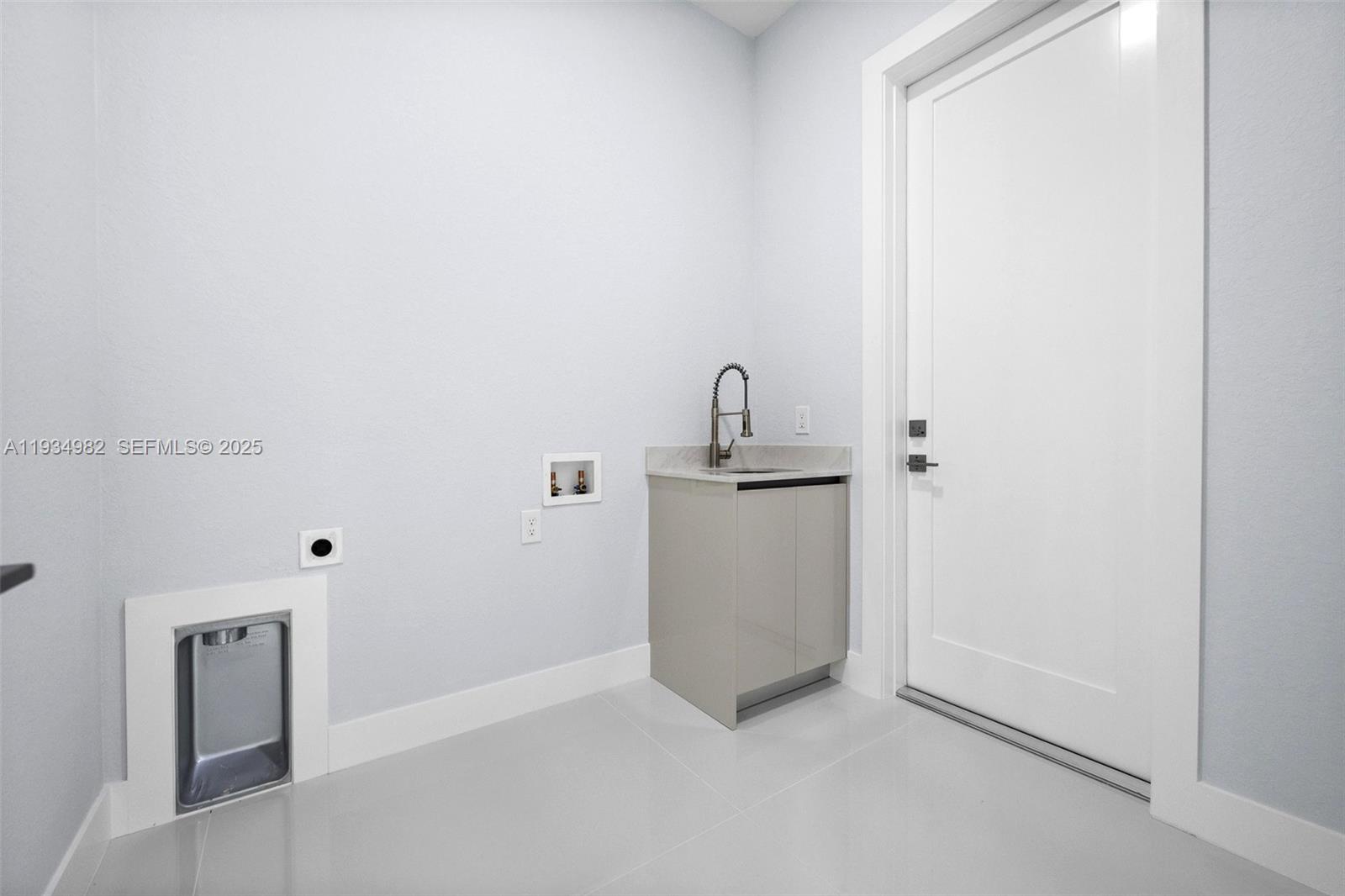 3390 27th Ave Ne Naples, FL 34120