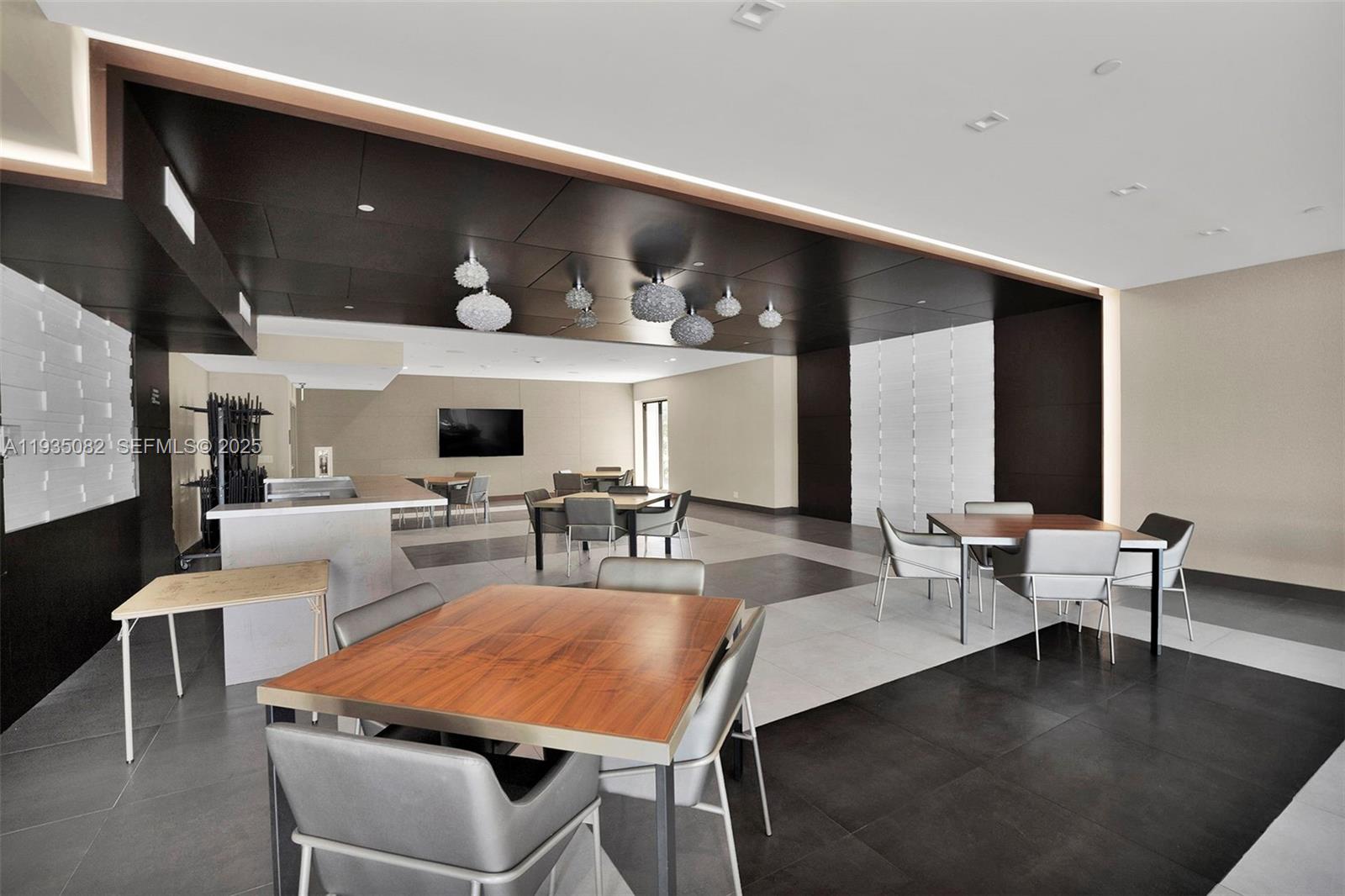 20225 NE 34th Ct #1112 Aventura, FL 33180