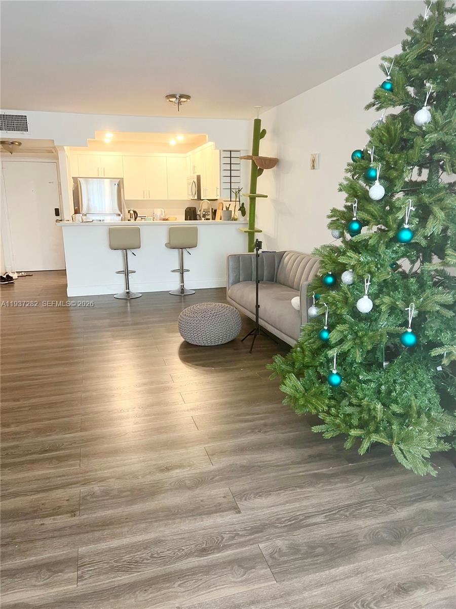 2001 Atlantic Shores Blvd #415