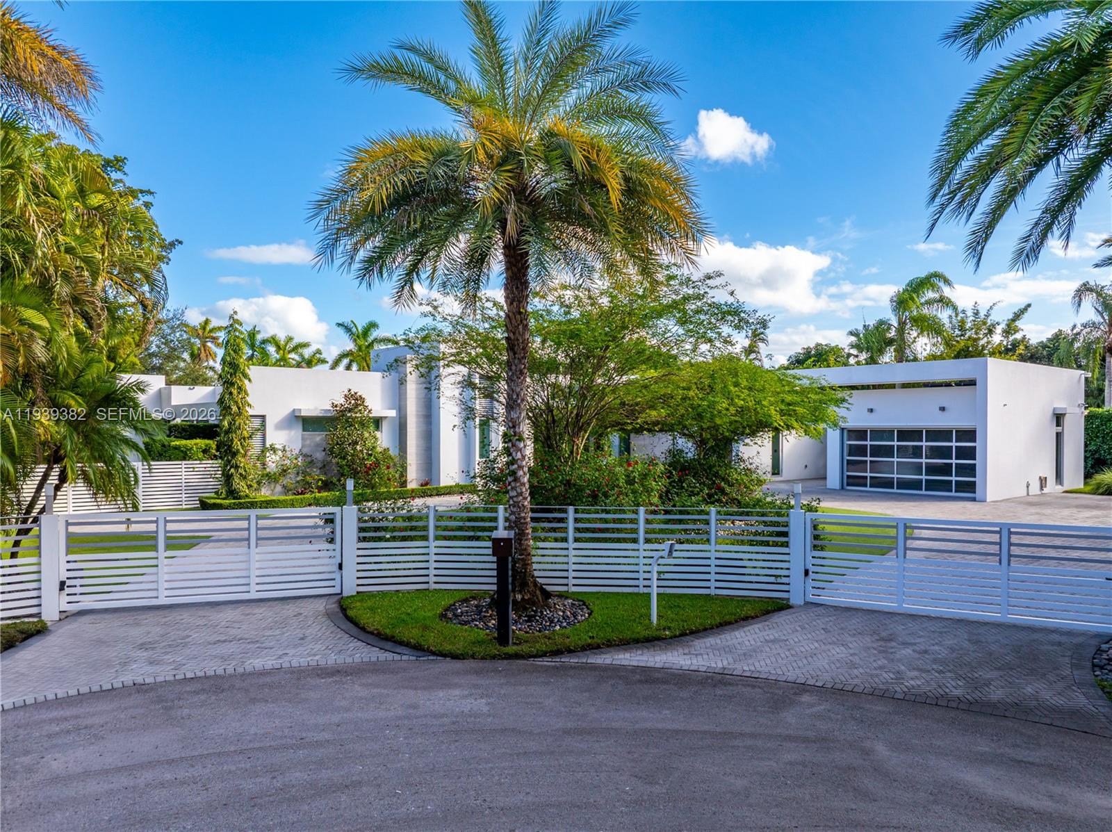 7218 SW 102nd St Pinecrest, FL 33156