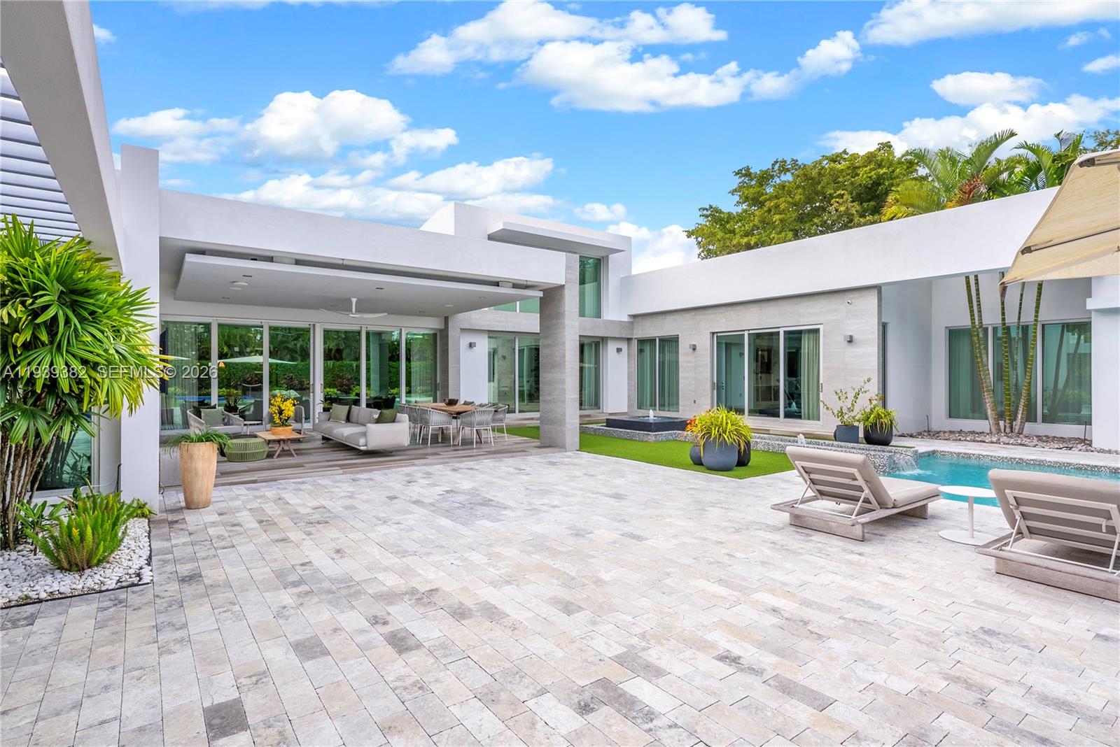 7218 SW 102nd St Pinecrest, FL 33156