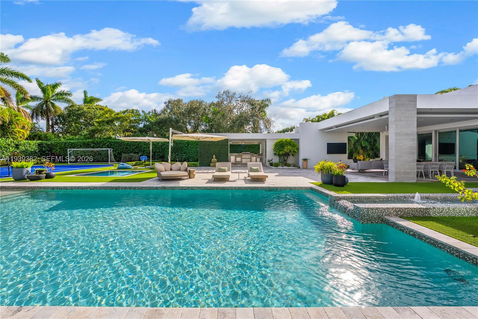 7218 SW 102nd St Pinecrest, FL 33156