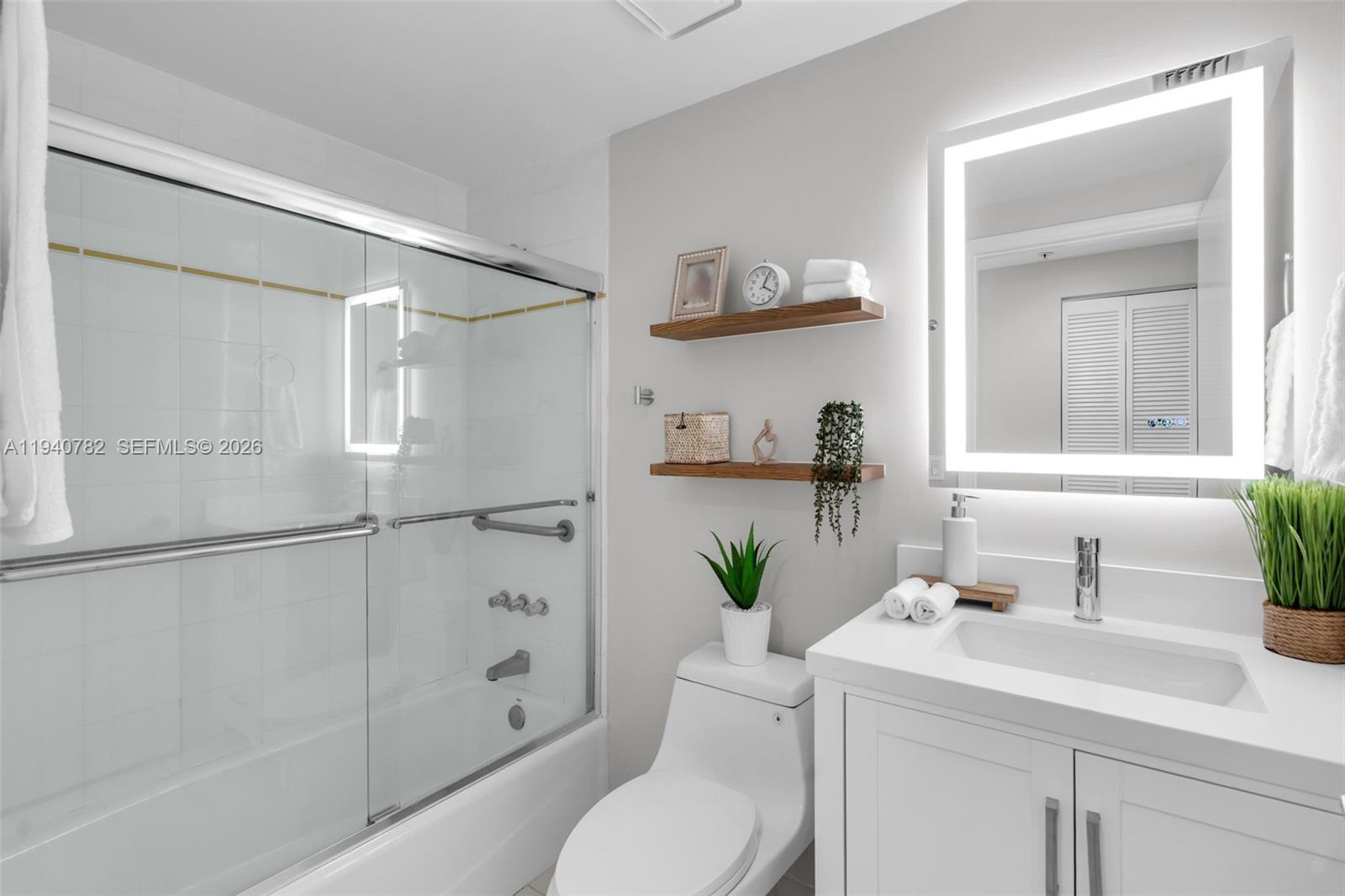 50 Ocean Ln Dr #108 Key Biscayne, FL 33149