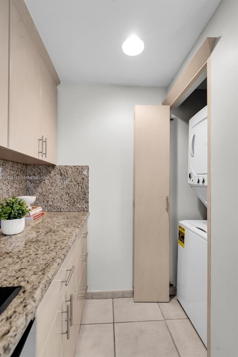 50 Ocean Ln Dr #108 Key Biscayne, FL 33149