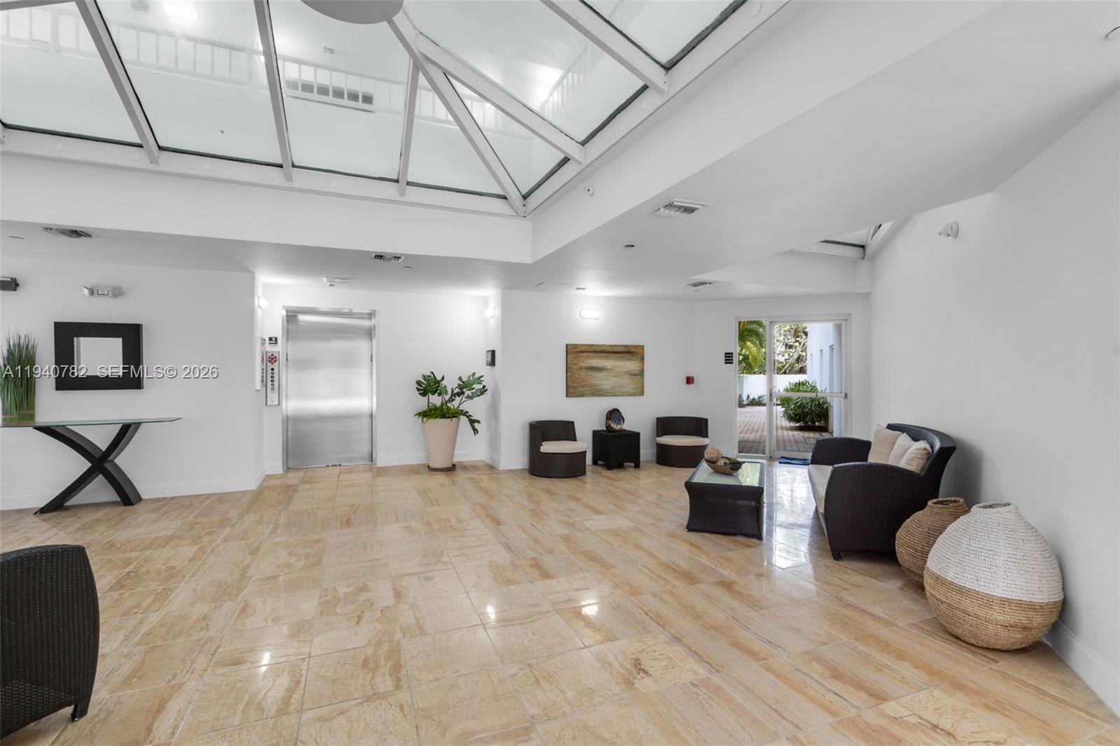 50 Ocean Ln Dr #108 Key Biscayne, FL 33149