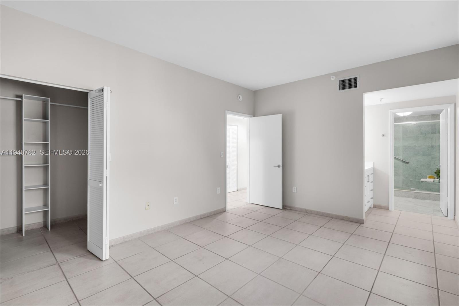 50 Ocean Ln Dr #108 Key Biscayne, FL 33149