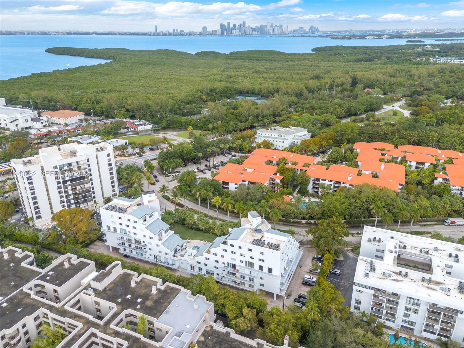 50 Ocean Ln Dr #108 Key Biscayne, FL 33149