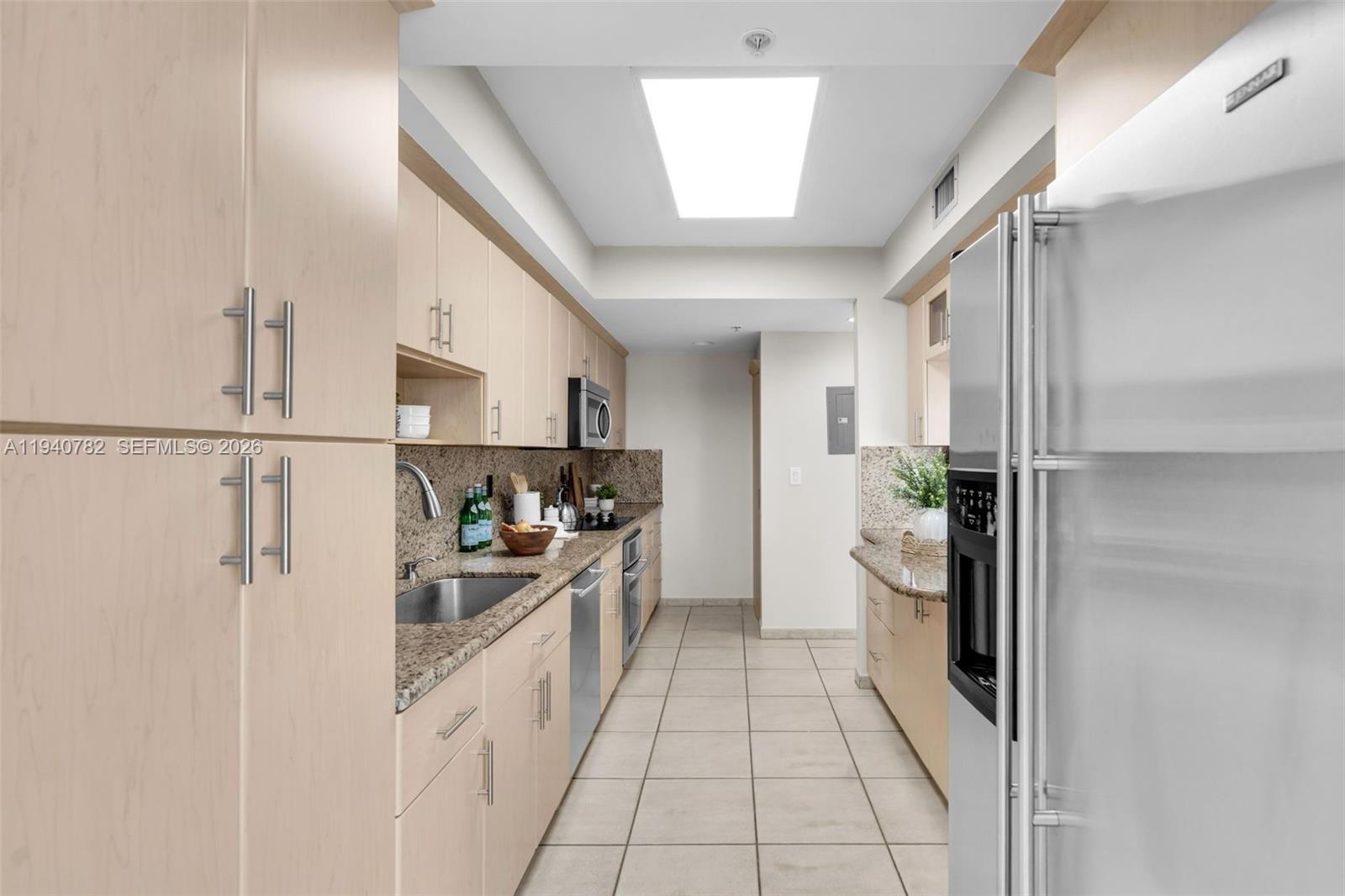 50 Ocean Ln Dr #108 Key Biscayne, FL 33149