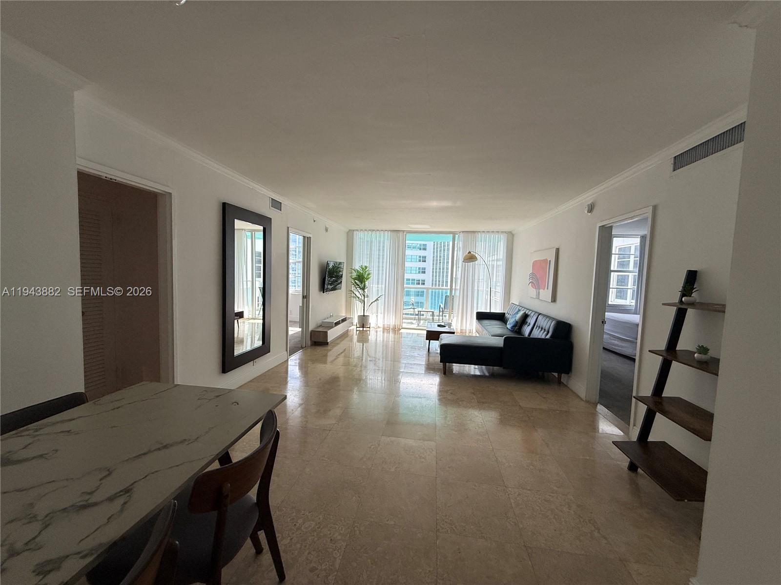 5101 Collins Ave #12K