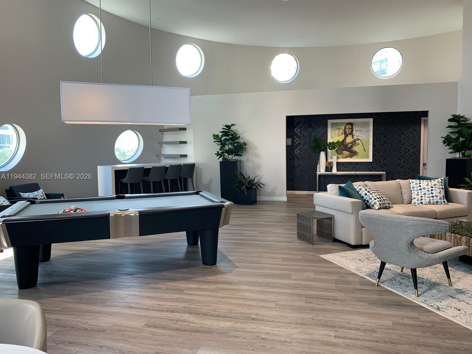 6000 Collins Ave Unit 136th Miami Beach, FL 33140