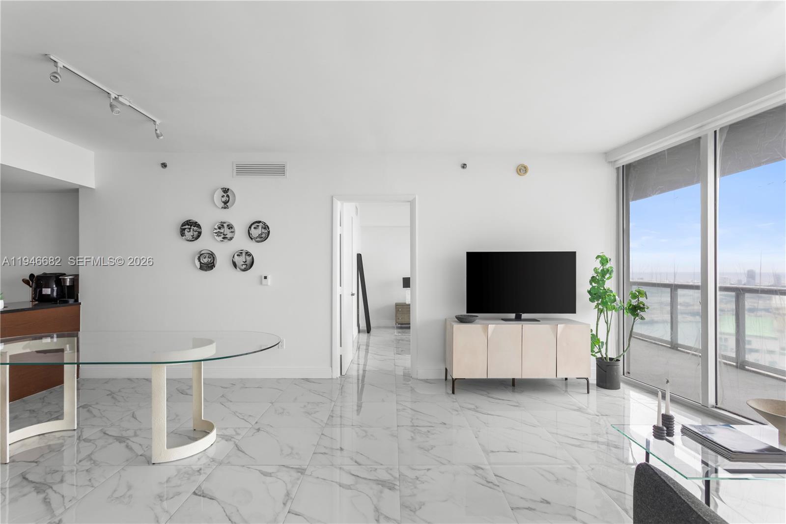 image Icon Brickell I10