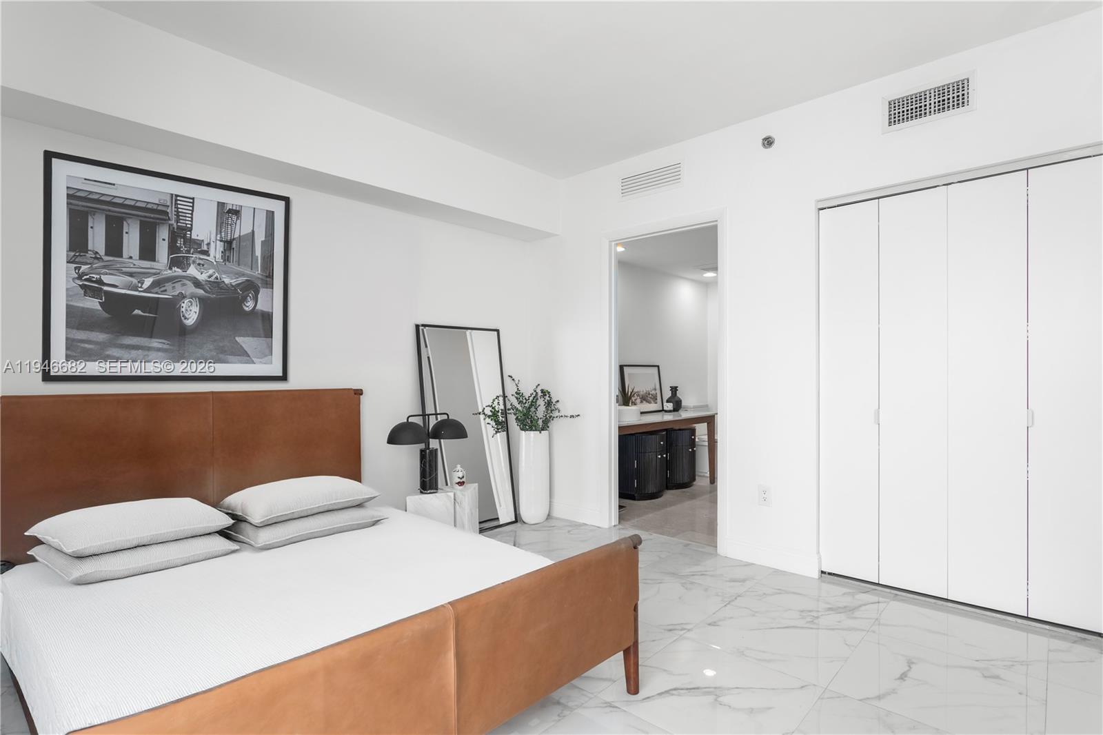 image Icon Brickell I12