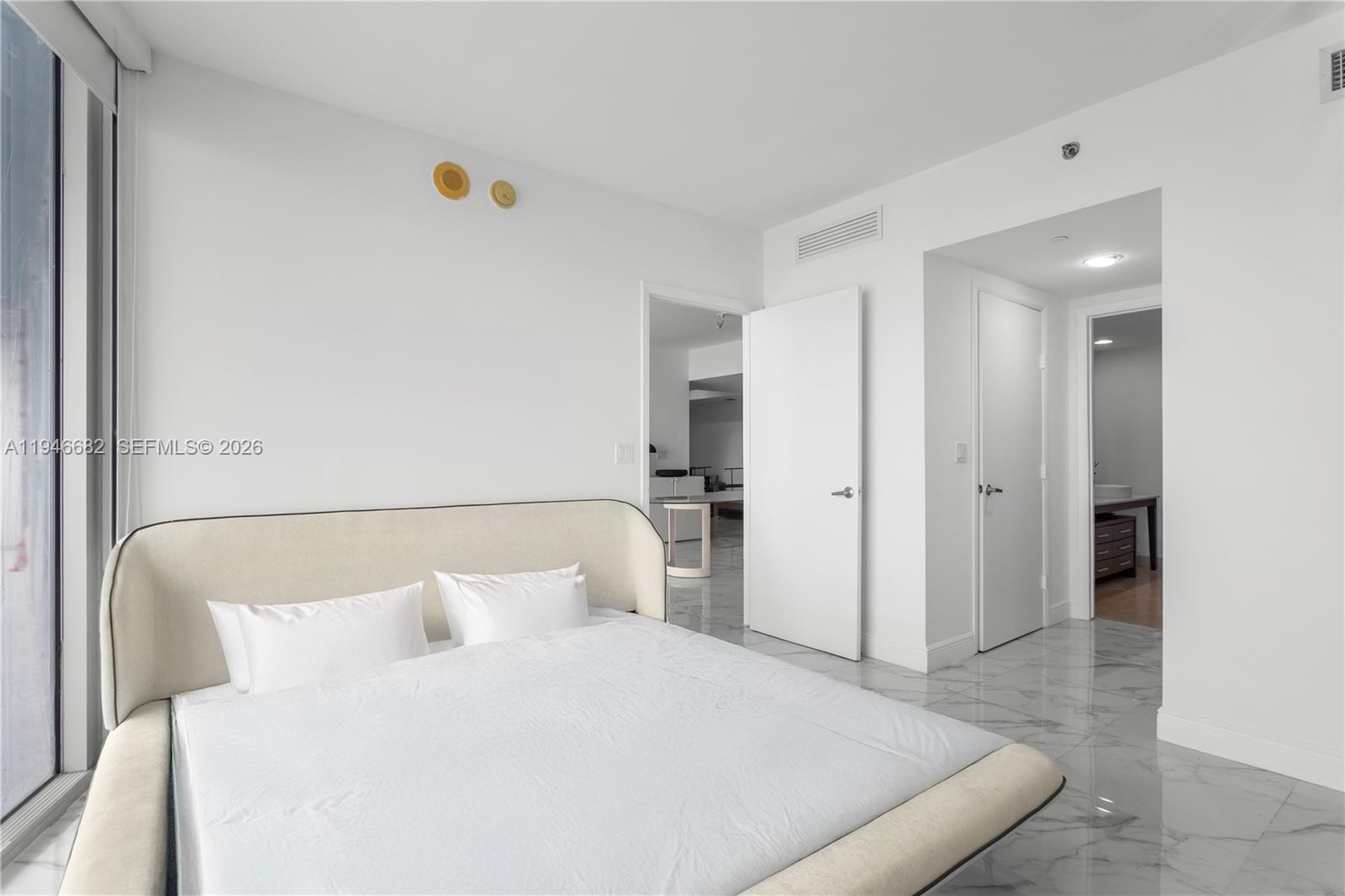 image Icon Brickell I16