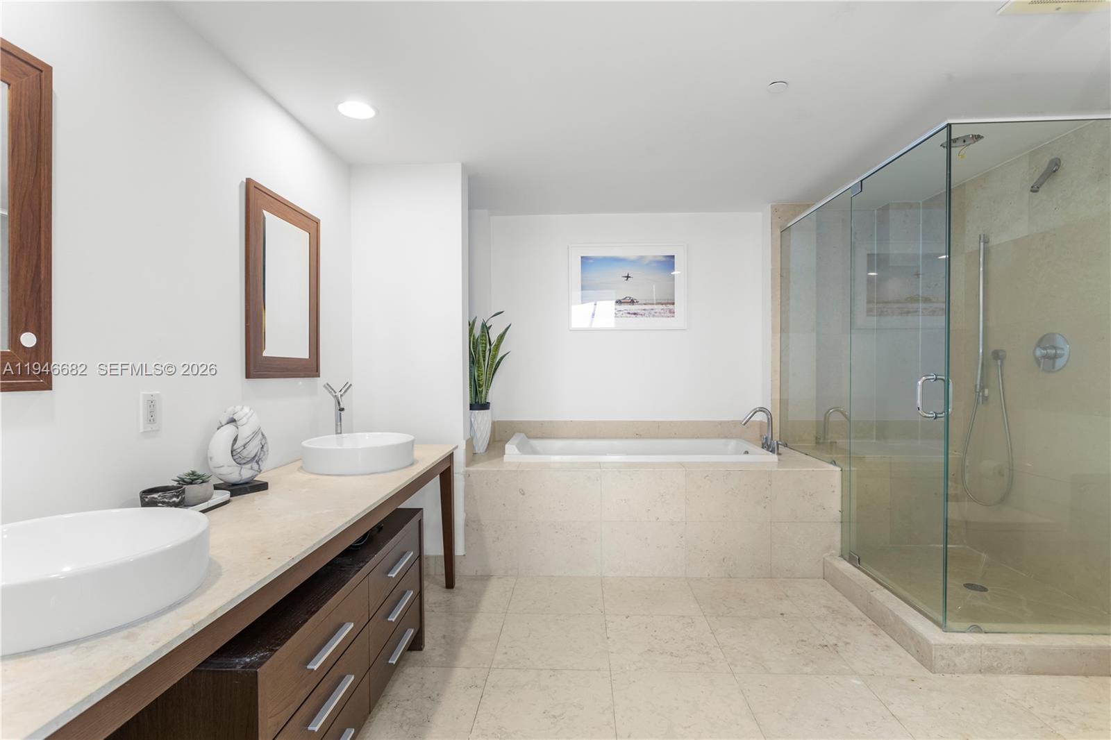 image Icon Brickell I18