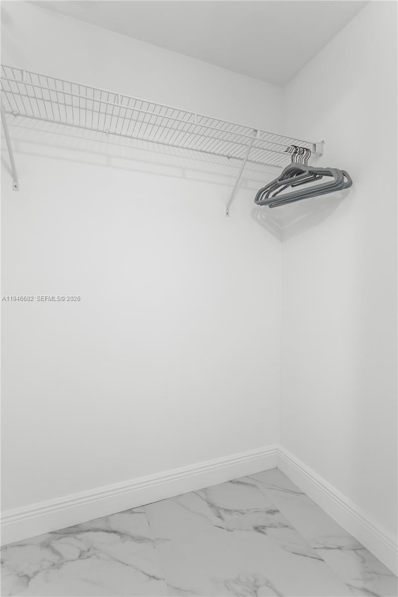 image Icon Brickell I20