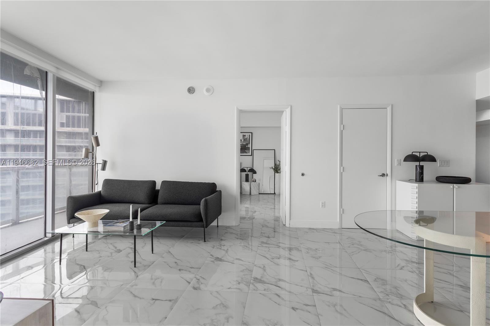 image Icon Brickell I8