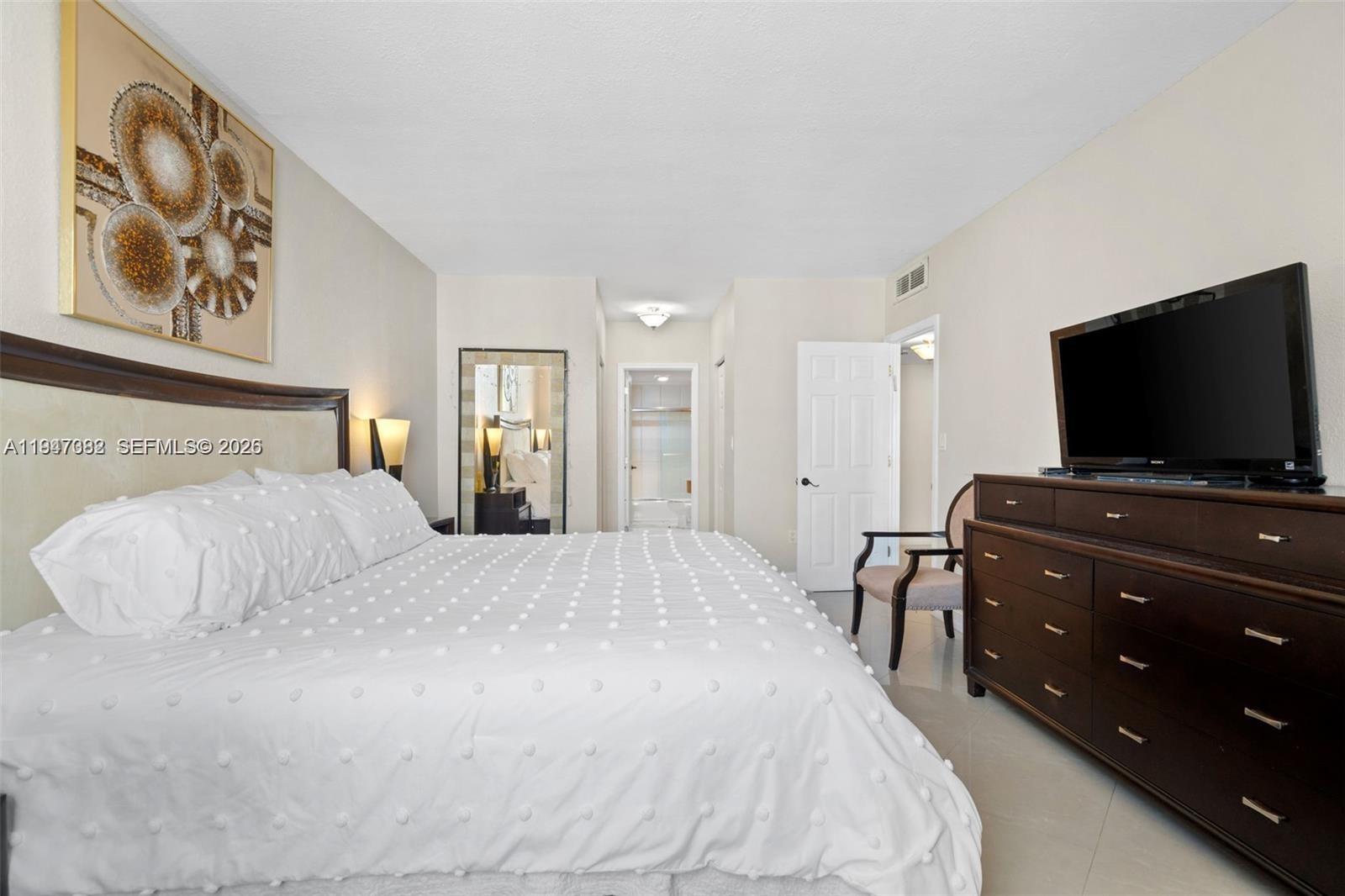 300 Bayview Dr #1707 Sunny Isles Beach, FL 33160