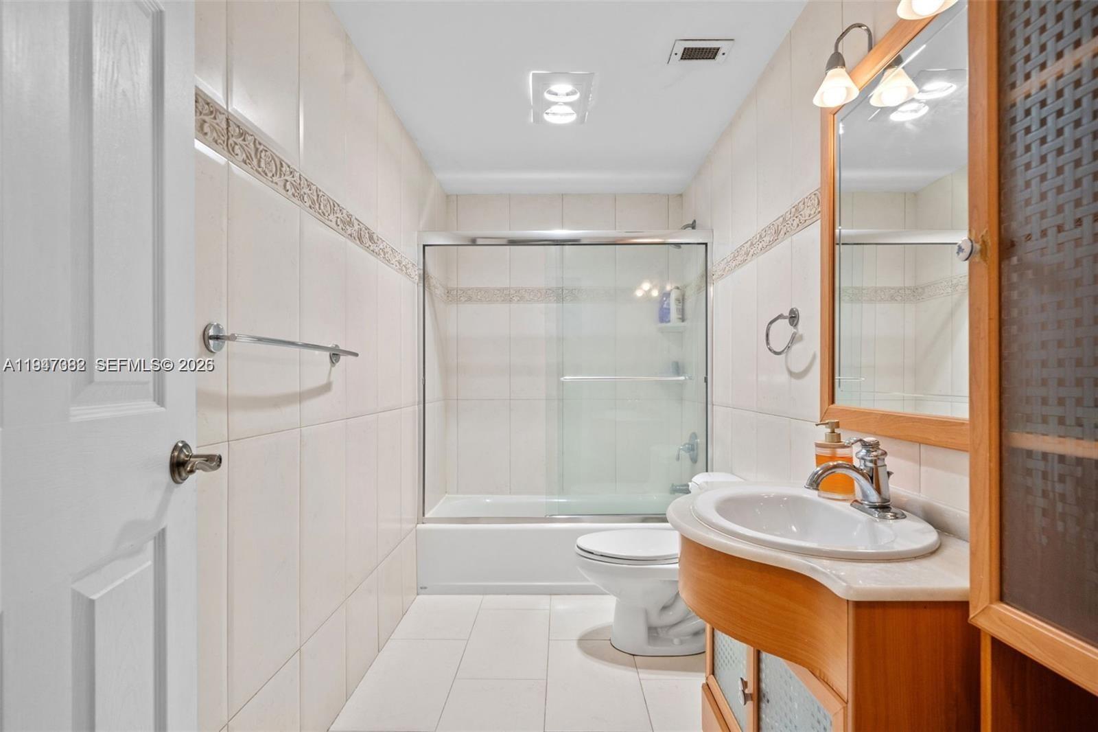 300 Bayview Dr #1707 Sunny Isles Beach, FL 33160