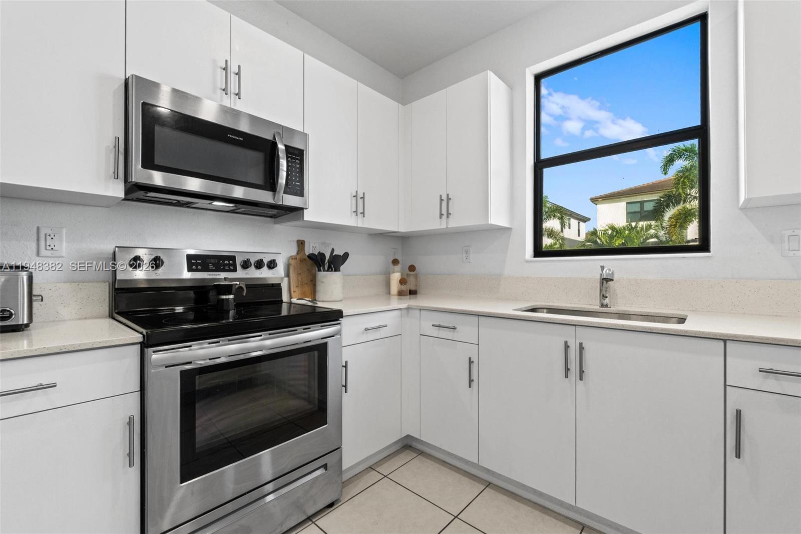 12927 SW 229th Ter Miami, FL 33170