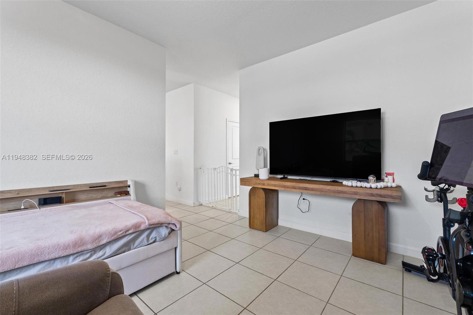 12927 SW 229th Ter Miami, FL 33170