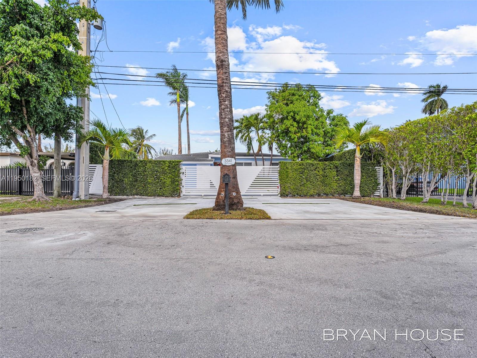 3341 NW 20th St Miami, FL 33142