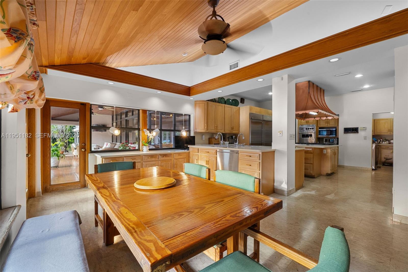 6636 Riviera Dr Coral Gables, FL 33146