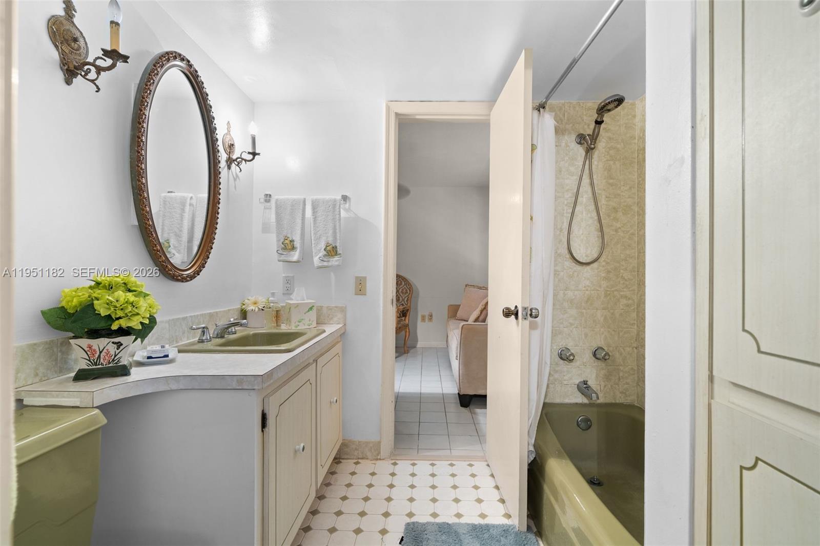 6636 Riviera Dr Coral Gables, FL 33146