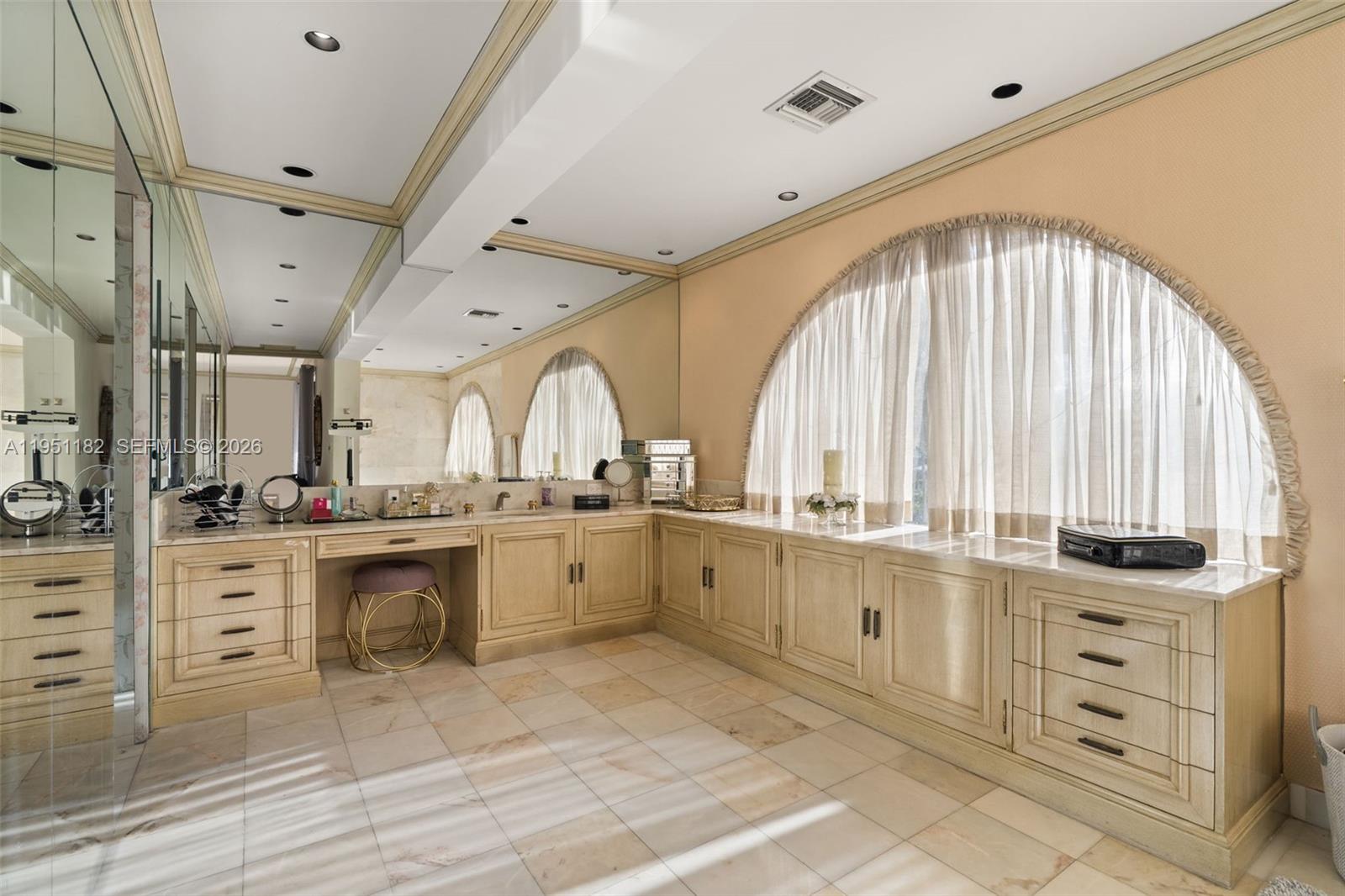 6636 Riviera Dr Coral Gables, FL 33146