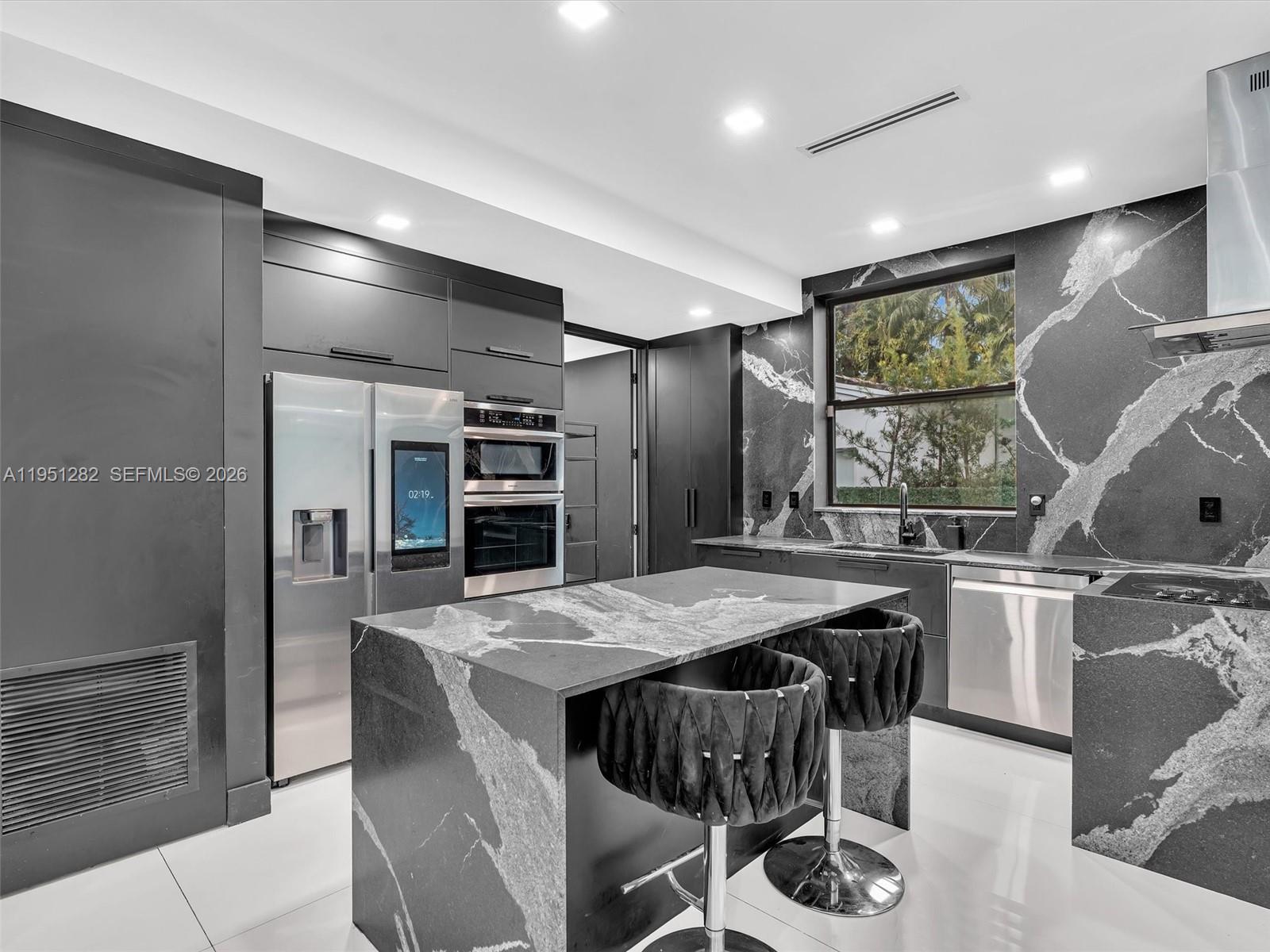 3010 Alton Rd Miami Beach, FL 33140