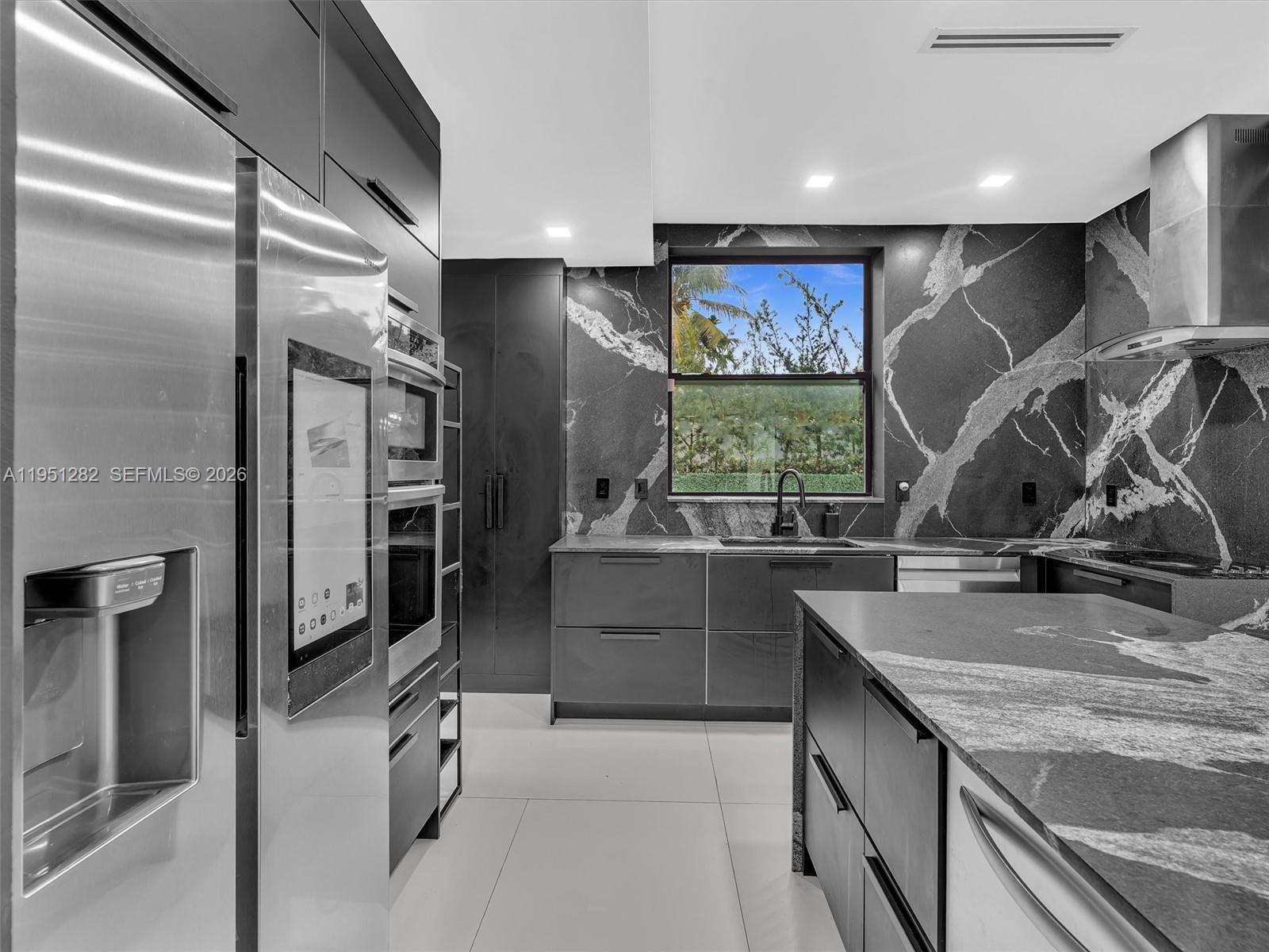 3010 Alton Rd Miami Beach, FL 33140