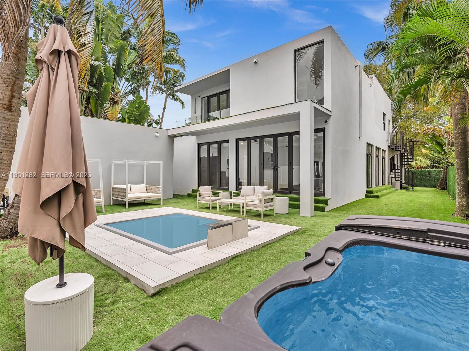 3010 Alton Rd Miami Beach, FL 33140