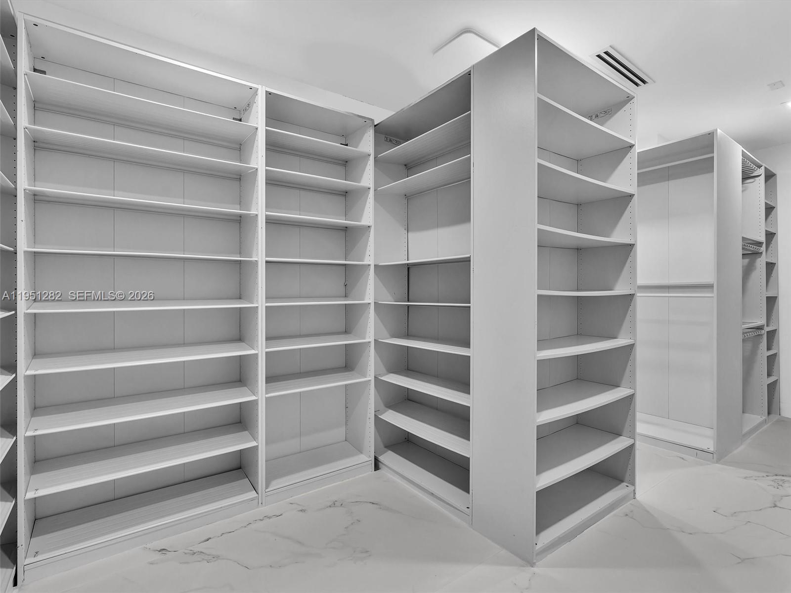 3010 Alton Rd Miami Beach, FL 33140