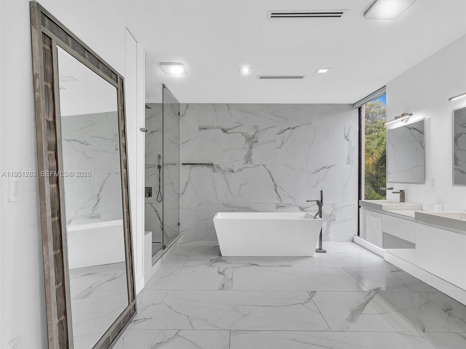 3010 Alton Rd Miami Beach, FL 33140