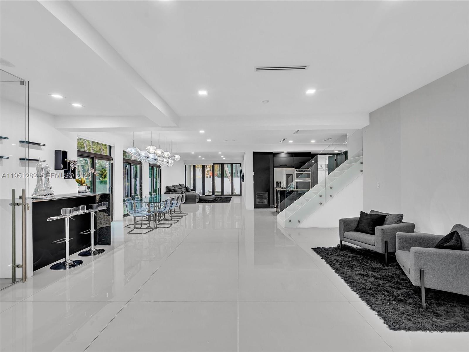 3010 Alton Rd Miami Beach, FL 33140