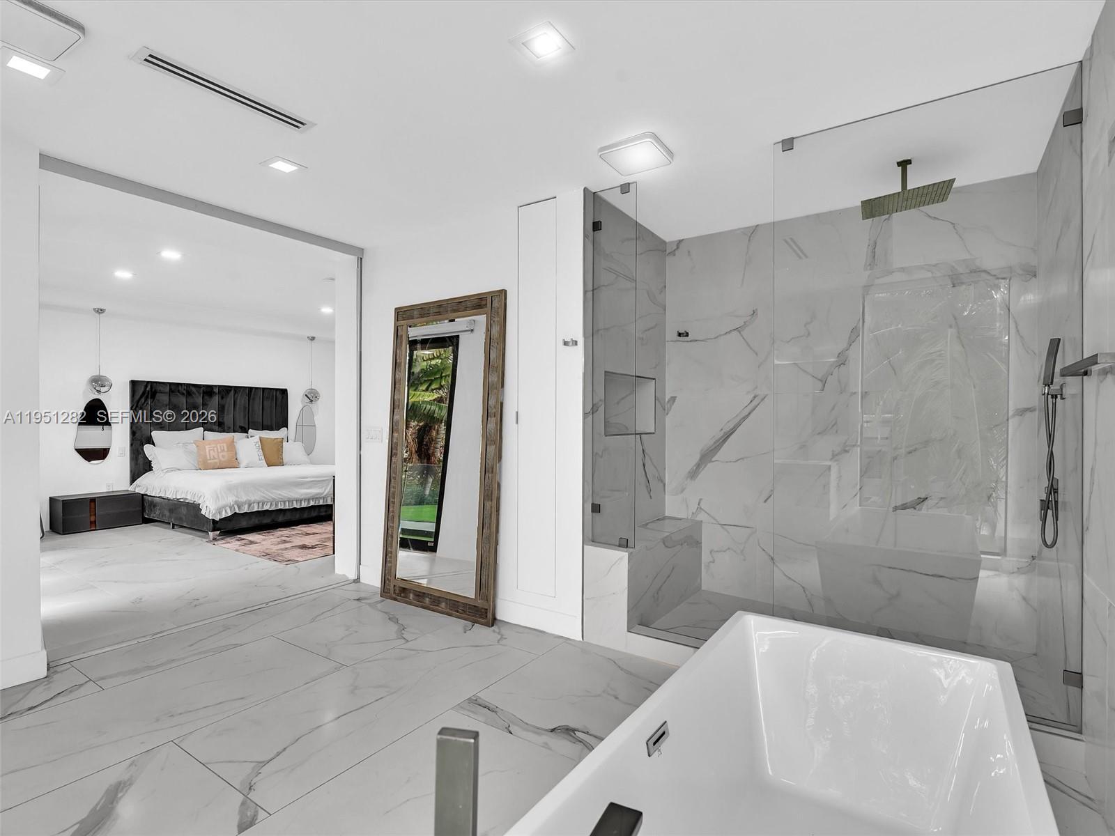 3010 Alton Rd Miami Beach, FL 33140