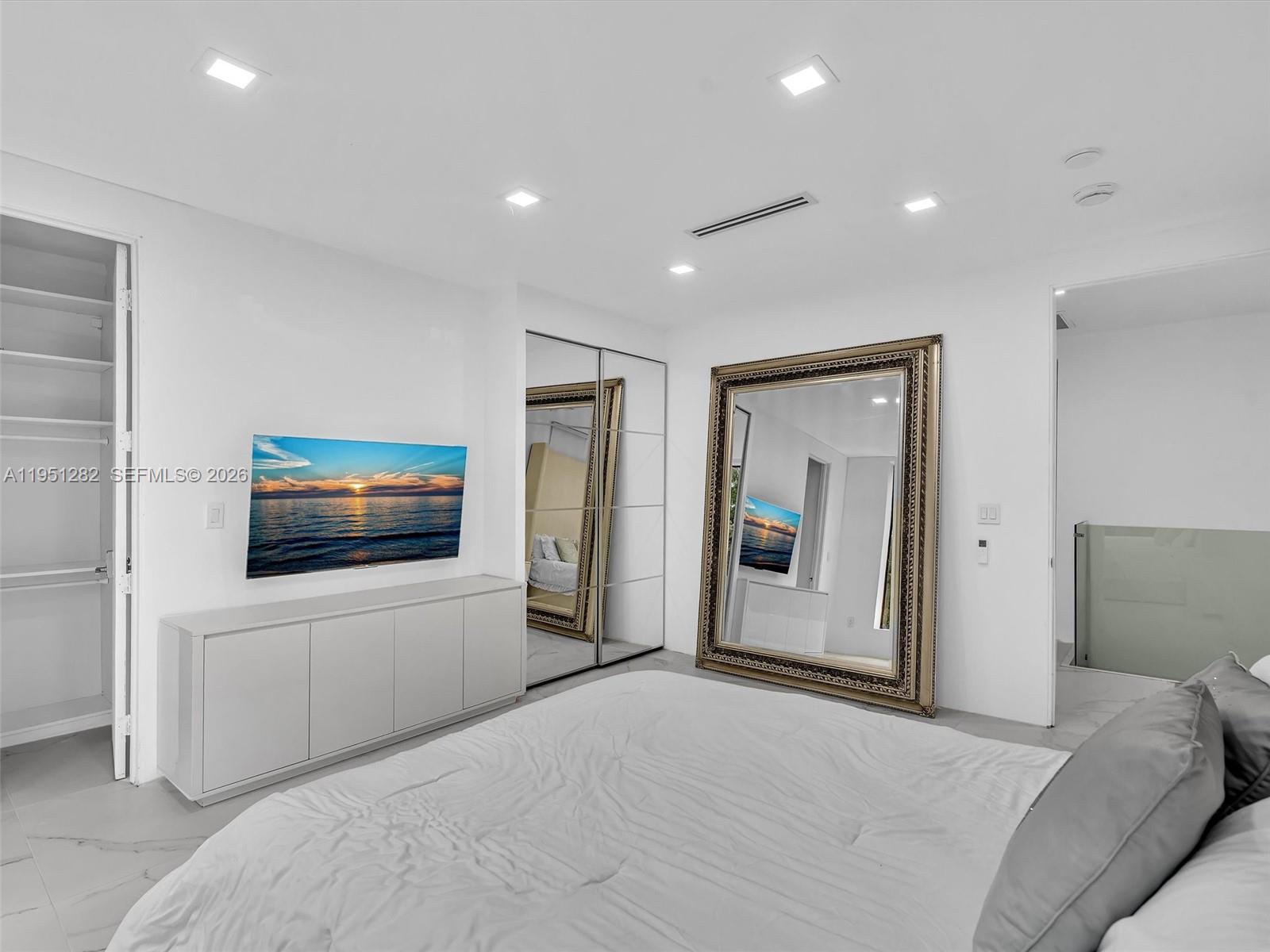 3010 Alton Rd Miami Beach, FL 33140