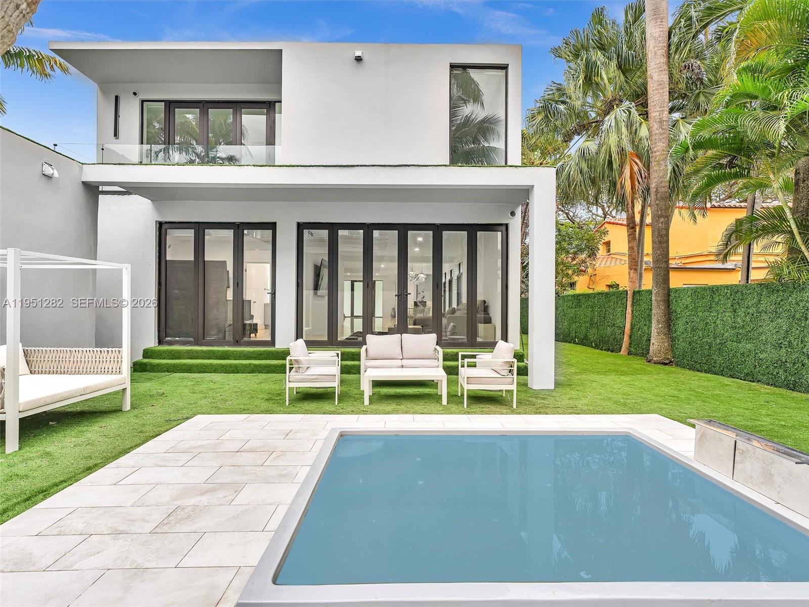 3010 Alton Rd Miami Beach, FL 33140