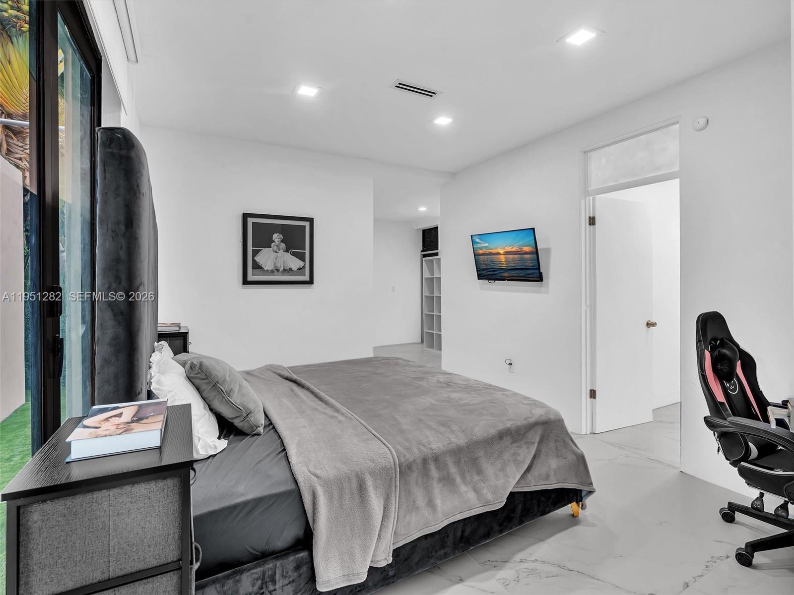 3010 Alton Rd Miami Beach, FL 33140