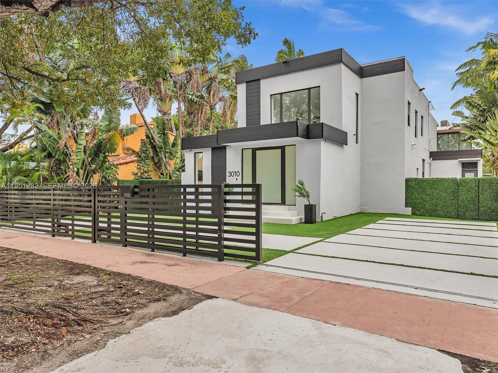 3010 Alton Rd Miami Beach, FL 33140