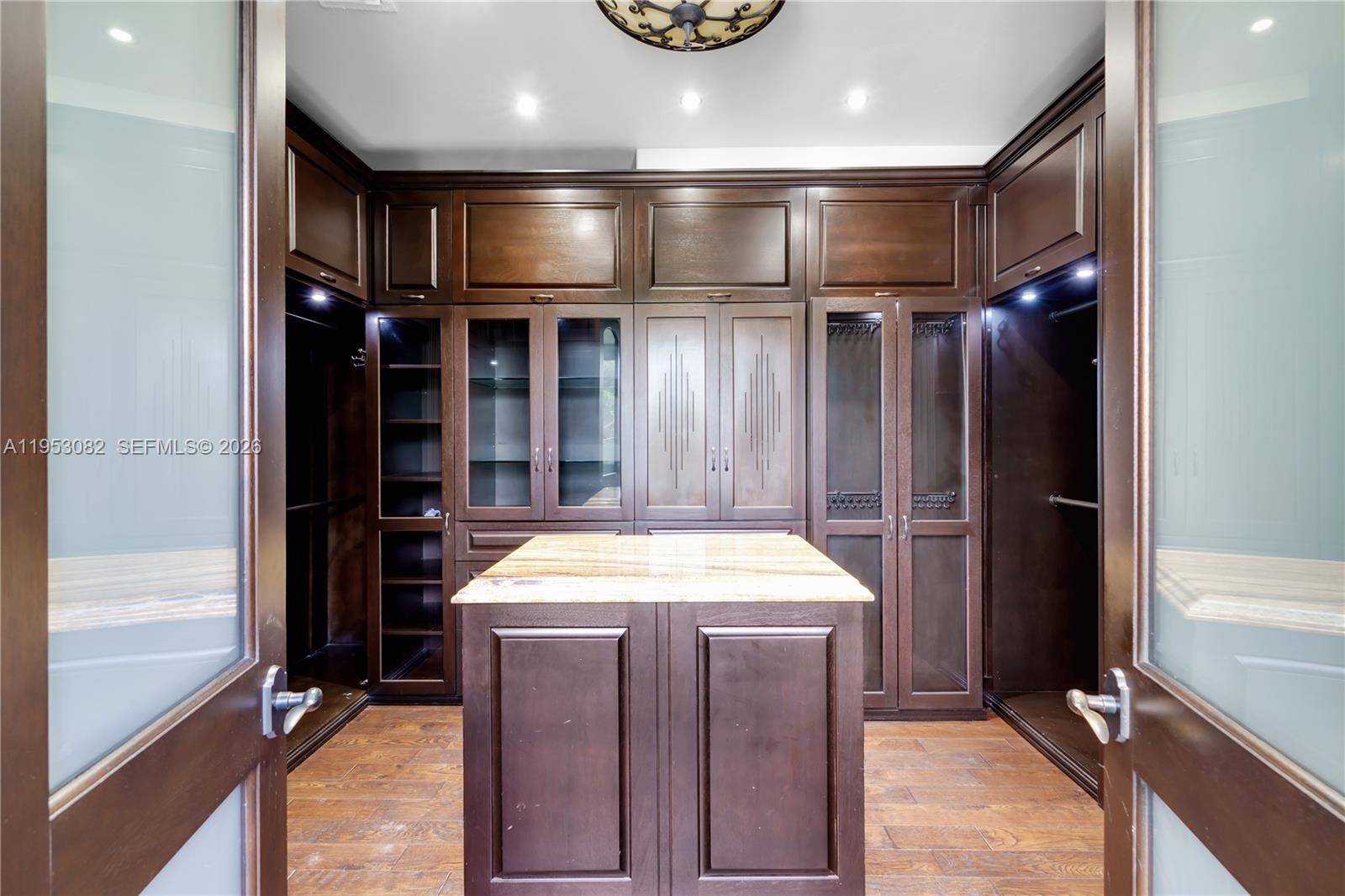 9801 SW 60th Ct Pinecrest, FL 33156