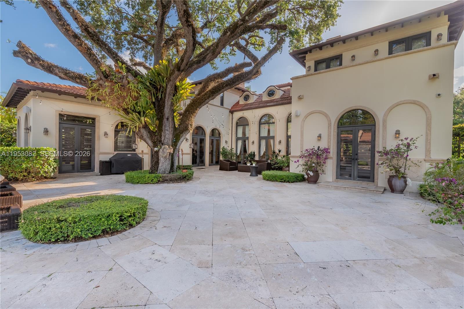 9801 SW 60th Ct Pinecrest, FL 33156